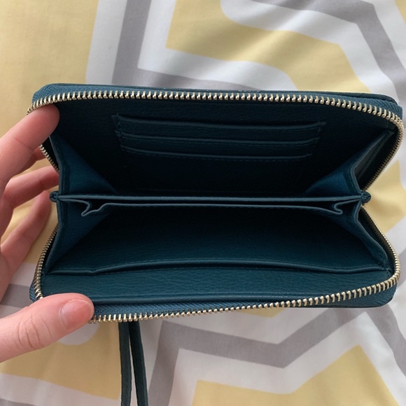 ❌SOLD❌ NWOT Turquoise snake skin wallet - Picture 2 of 2